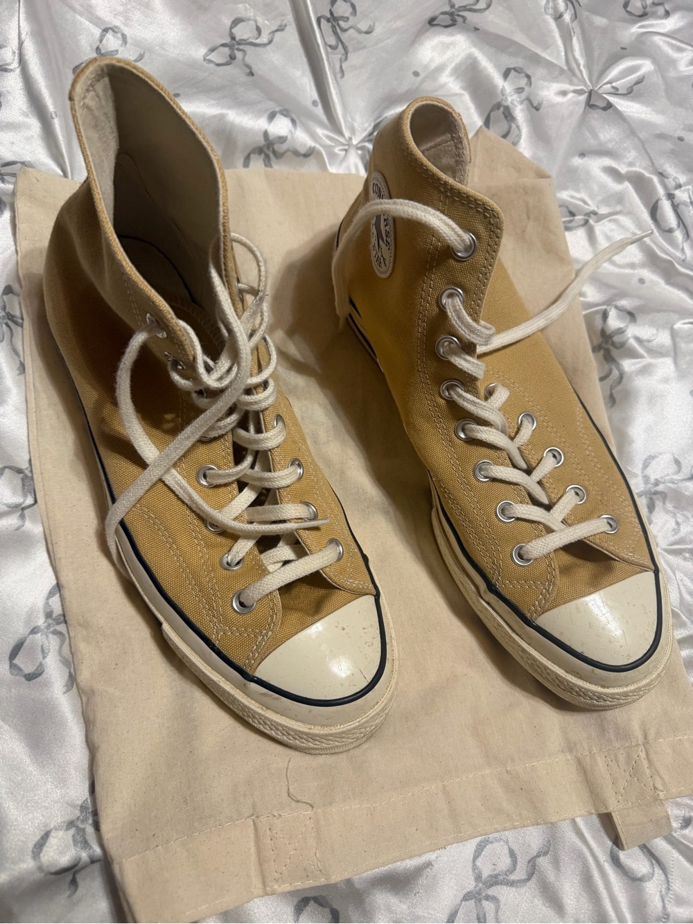 Men’s Converse Chuck Taylor High-Top’s in Khaki Men’s 10, Women’s 12